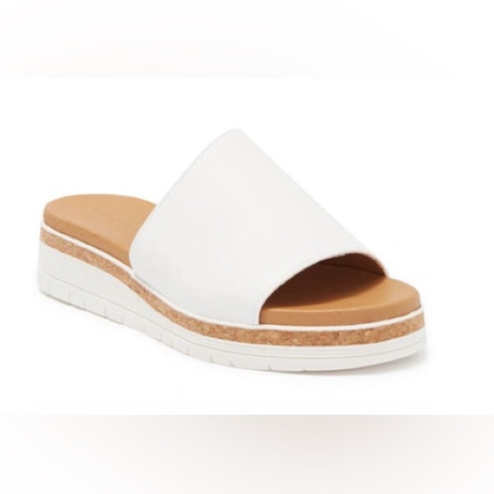 ADRIENNE VITTADINI
Provence Platform Slide Sandal In White